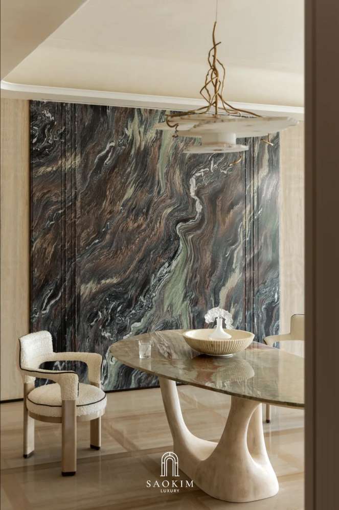 Không gian phòng bếp sang trọng trong thiết kế biệt thự phong cách Contemporary Organic Luxury
